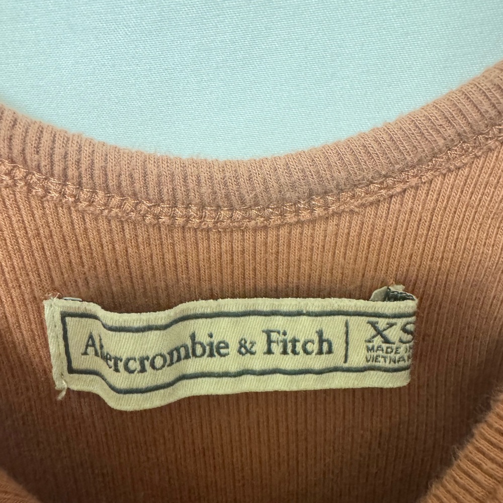 Abercrombie & Fitch Rust Ribbed Henley Bodysuit - Picture 4 of 7